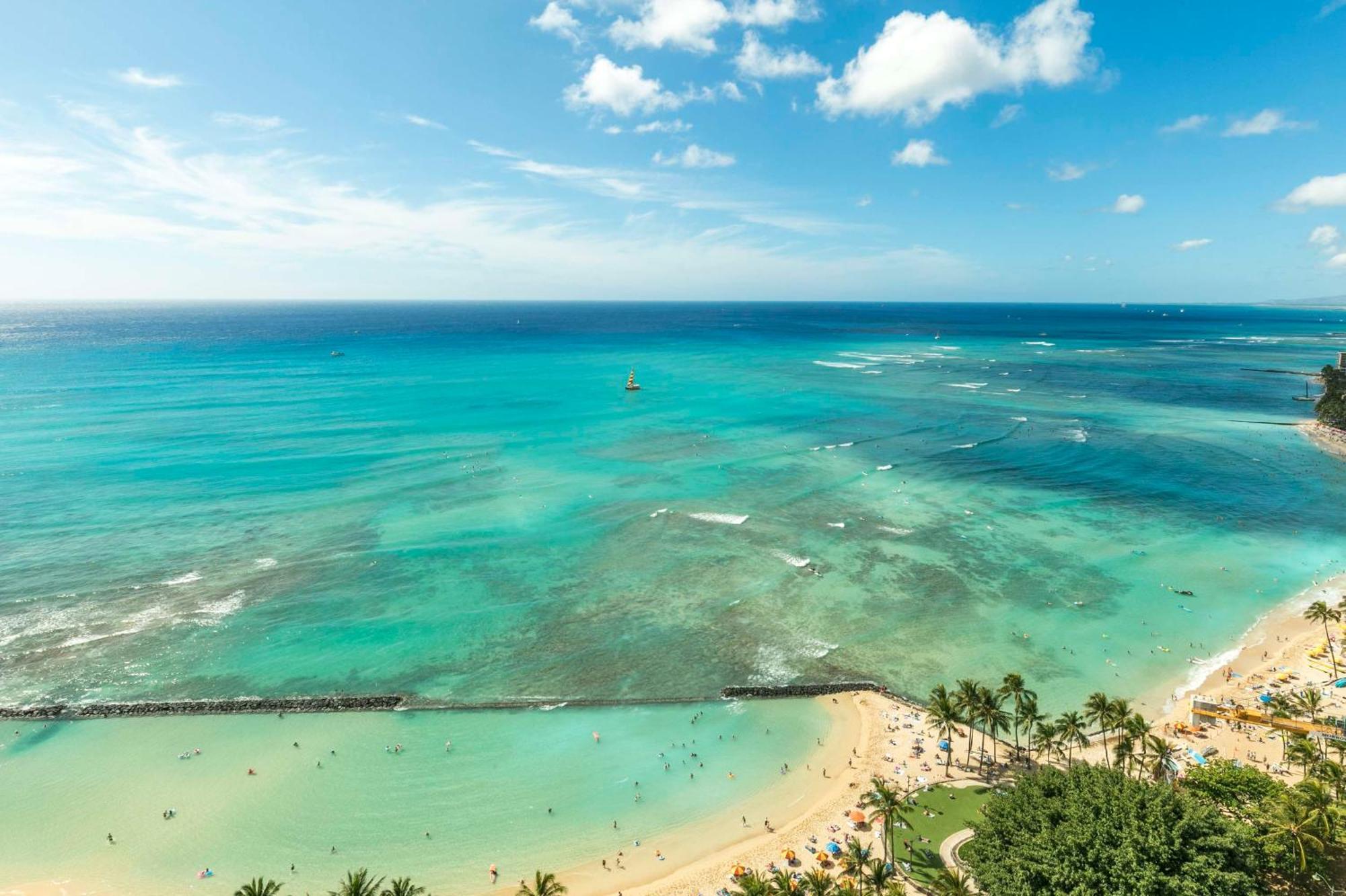 הונולולו Aston Waikiki Beach Tower מראה חיצוני תמונה View of the reef from Diamond Head