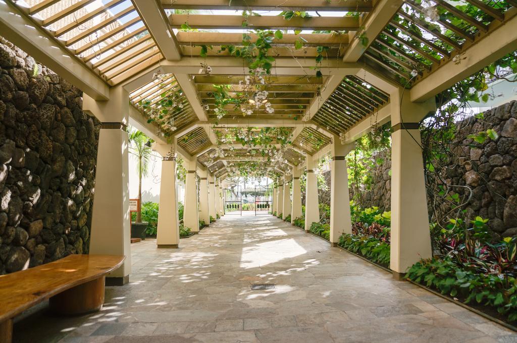 הונולולו Aston Waikiki Beach Tower מראה חיצוני תמונה The Pergola