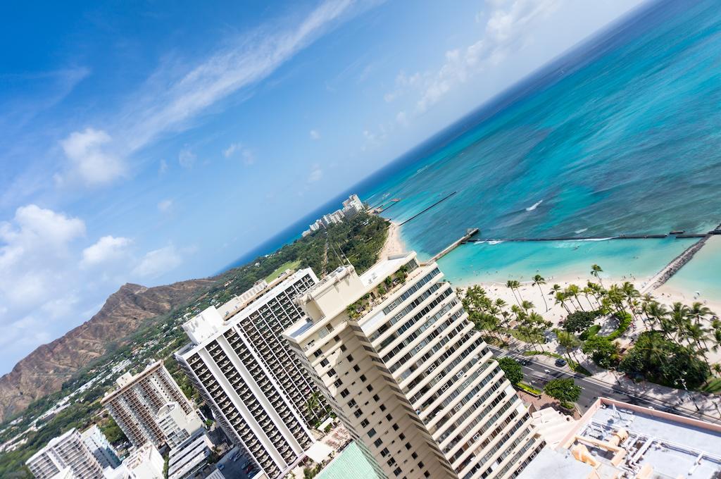 הונולולו Aston Waikiki Beach Tower מראה חיצוני תמונה Aerial view of the hotel